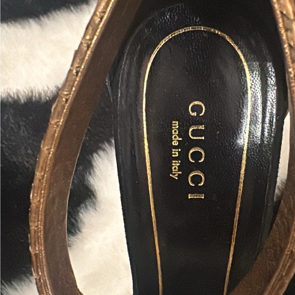 Great Condition- authentic gucci black/gold suede sandals 36 1/2 size 6.5/7 US - Picture 6 of 7
